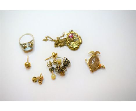 A small collection of vintage gold jewellery,  
