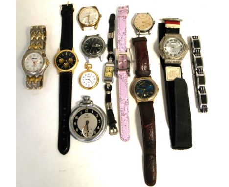 A quantity of mainly gentlemens vintage fashion wristwatches.