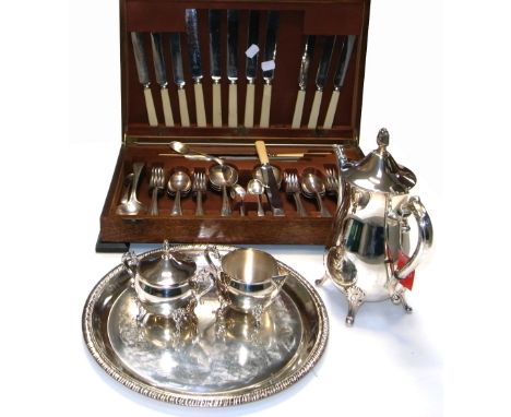 An oak cased set of plated cutlery and a boxed W&S Blackinton Company plated coffee set to include tray, coffee pot, sucrier 