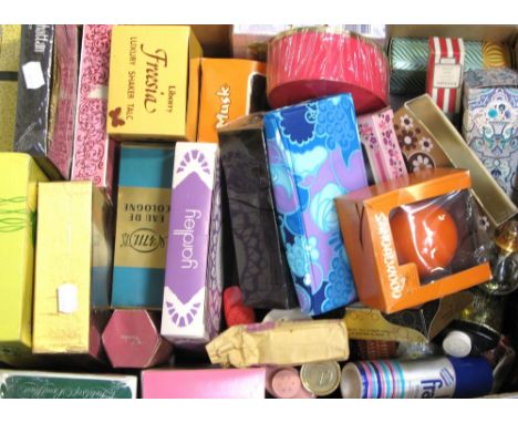 A collectors lot of vintage toiletries and perfumes to include "4711", "Musk" etc.