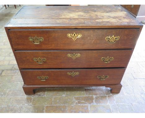 A Georgian oak 3 drawer tallboy base on bracket feet, 82cm tall x 105cm x 52cm 