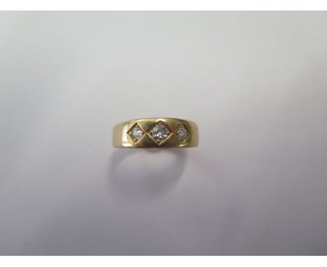 A hallmarked 18ct yellow gold 3 stone diamond ring, size J/K, approx 4.5 grams, diamonds bright 