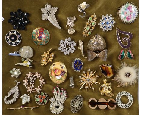 Collection of vintage and other brooches, to include: agate, shooting stars, hardstone, mother of pearl etc.  (B.P. 21% + VAT