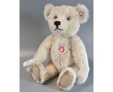 Modern Steiff teddy bear 'Oskar' limited edition in original box with COA.  (B.P. 21% + VAT) 