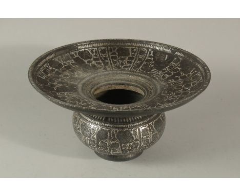 A FINE LARGE 18-19TH CENTURY INDIAN BIDRI SILVER INLAID BASIN, 35.5cm diameter.