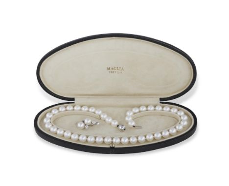 A FINE CULTURED PEARL NECKLACE WITH MATCHING DIAMOND EARRINGSComposed of a single row of Akoya cultured pearls of white tint,
