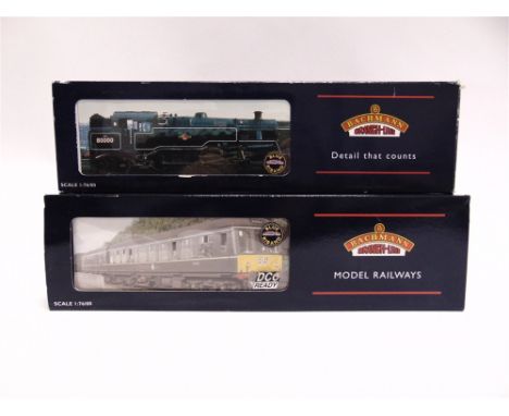 [OO GAUGE]. A B.R. COLLECTION comprising a Bachmann No.32900A, B.R. Class 108 two-car diesel multiple unit, M51928 & M52043, 