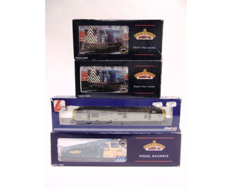[OO GAUGE]. A MISCELLANEOUS COLLECTION  comprising a Bachmann No.32750DC, Frieghtliner Class 57 co-co diesel locomotive 'Frei