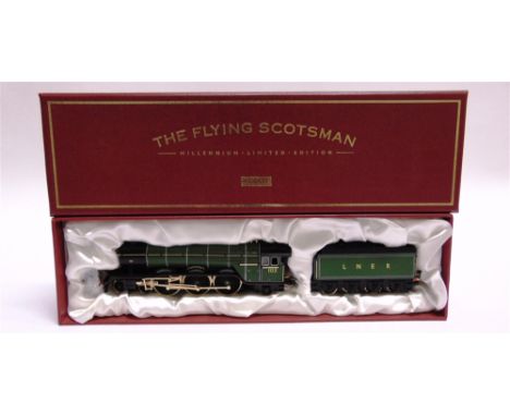 [OO GAUGE]. A MISCELLANEOUS COLLECTION  comprising Hornby No.R2146, L.N.E.R. Class A3 4-6-2 tender locomotive 'Flying Scotsma