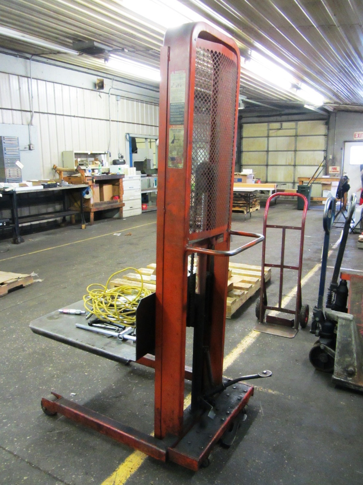 Lee Engineering Model M366 1000lb Capacity Die Lift Cart