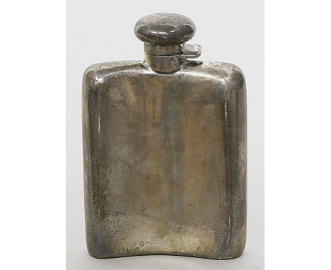 Taschenflasche. 925/000 Sterlingsilber, 123 g. Glatte, leicht gewölbte Form. Schraubdeckel (Korkeinlage lose). Verputztes Mz.