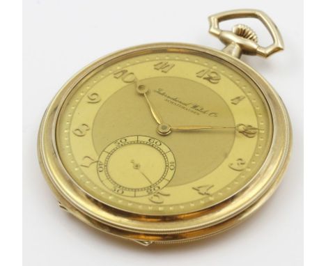 Art Deco-Taschenuhr, IWC. Guillochiertes zwei Deckel 585/000 GG-Gehäuse, brutto 64,2 g. Goldenes Zifferblatt mit arabischen Z