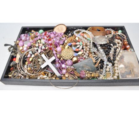 A collection of vintage ladies costume jewellery to include&nbsp; good selection of beaded necklaces, a Victorian gold plated