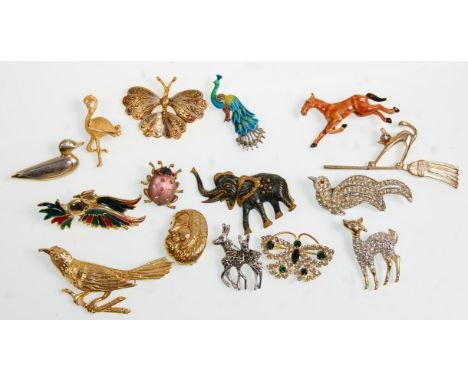 A good collection of vintage and later ladies animal brooches with many gilt examples with some having enamel decoration and 