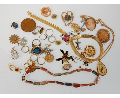A collection of vintage costume jewellery to include a selection of rings including some set with white stones and a Japanese