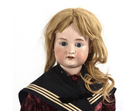 Großes PuppenmädchenArmand Marseille. Gemarkt "A 15 M". Um 1900.             Biskuitporzellan, Masse. L 76 cm.             Ku