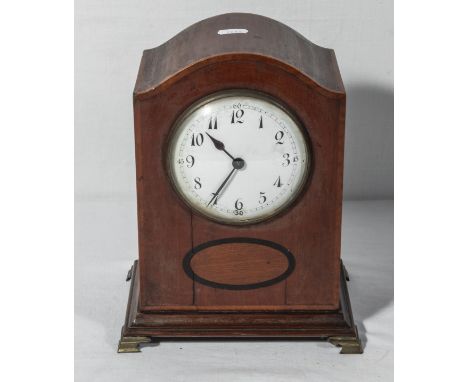 A small mantle clock