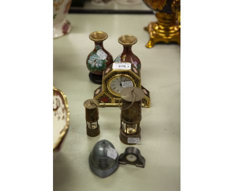 MODERN ROYAL CROWN DERBY 'OLD IMARI' PATTERN CHINA MANTEL CLOCK, WITH QUARTZ MOVEMENT, 5" WIDE, PAIR OF SMALL CLOISONNE ENAME