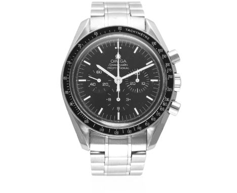A GENTLEMAN'S STAINLESS STEEL OMEGA SPEEDMASTER PROFESSIONAL CHRONOGRAPH BRACELET WATCH CIRCA 2000, REF. 145.0022 

D: Black 