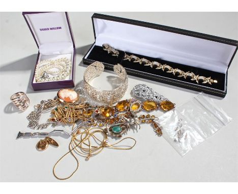 Mixed jewellery, to include bracelets, necklaces, bangle, etc, (qty)