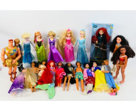 Disney - A predominately unboxed collection of Disney themed dolls. Lot includes a boxed Princess Merida; Pochantos 'John Smi