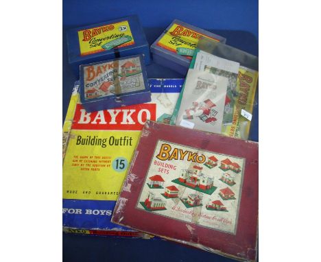 Bayko building outfit No 15, Bayko box converting set 1x, similar 2x and another 0x, also a Bayko building set with a large s