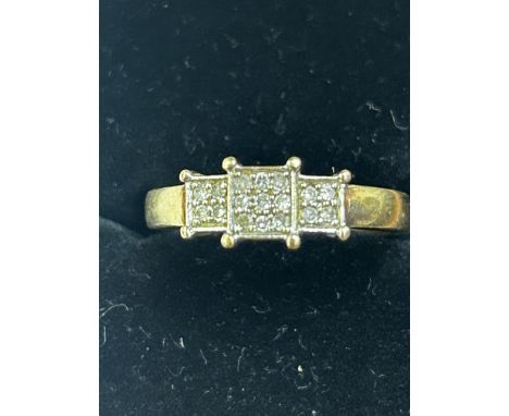 9ct Gold ring set with 0.10 carat diamond Size K 