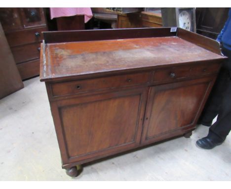  Sale Item:    VICTORIAN MAHOGANY WASH STAND (AF)  Vat Status:   No Vat   Buyers Premium:  This lot is subject to a Buyers Pr