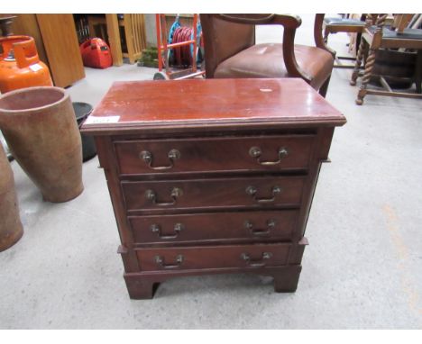  Sale Item:    SMALL CHEST DRAWERS   Vat Status:   No Vat   Buyers Premium:  This lot is subject to a Buyers Premium of 15% +