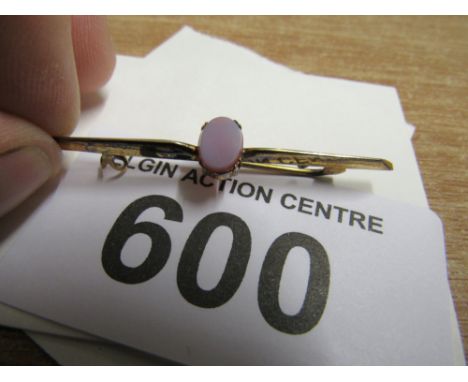  Sale Item:    9 CT GOLD BAR BROOCH   Vat Status:   No Vat   Buyers Premium:  This lot is subject to a Buyers Premium of 15% 