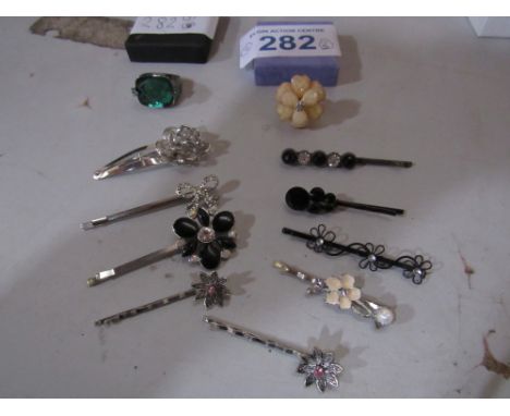  Sale Item:    LADIES & GENTS RINGS & HAIR CLIPS  Vat Status:   No Vat   Buyers Premium:  This lot is subject to a Buyers Pre