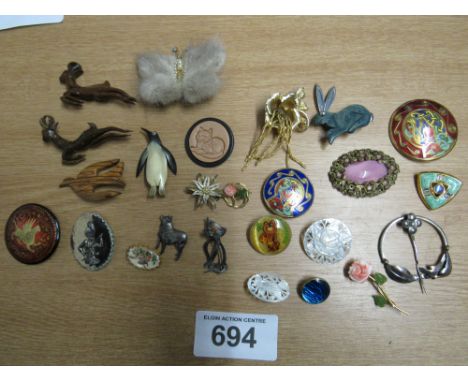  Sale Item:    2 BOXES BROOCHES   Vat Status:   No Vat   Buyers Premium:  This lot is subject to a Buyers Premium of 15% + Va