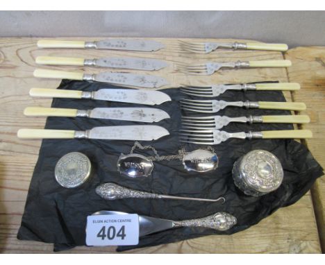  Sale Item:    SILVER HANDLED BUTTON HOOK SHOE HORN & E P LABELS ETC  Vat Status:   No Vat   Buyers Premium:  This lot is sub