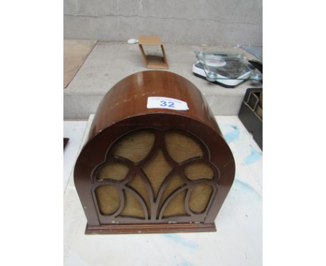  Sale Item:    HIS MASTERS VOICE SPEAKER- NO LEAD (AF)  Vat Status:   No Vat   Buyers Premium:  This lot is subject to a Buye