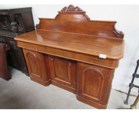  Sale Item:    MAHOGANY 3 DOOR CHIFFIONEER   Vat Status:   No Vat   Buyers Premium:  This lot is subject to a Buyers Premium 