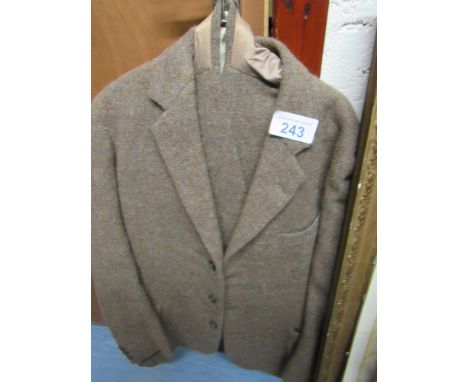  Sale Item:    GENTS 3 PCE SUIT   Vat Status:   No Vat   Buyers Premium:  This lot is subject to a Buyers Premium of 15% + Va