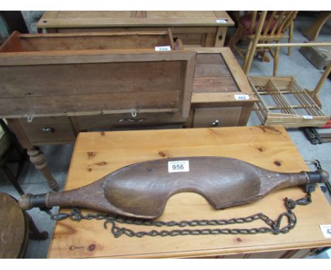  Sale Item:    YOKE   Vat Status:   No Vat   Buyers Premium:  This lot is subject to a Buyers Premium of 15% + Vat @ 20%   Ad