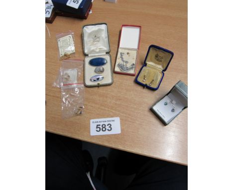  Sale Item:    BOX NECKLACES & EAR RINGS   Vat Status:   No Vat   Buyers Premium:  This lot is subject to a Buyers Premium of