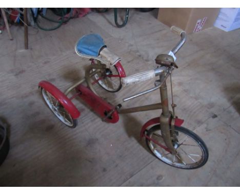 Sale Item:    CHILDS BICYCLE (AF)   Vat Status:   No Vat   Buyers Premium:  This lot is subject to a Buyers Premium of 15% +
