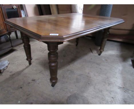  Sale Item:    MAHOGANY EXTENDIING TABLE C/W 2 LEAVES  Vat Status:   No Vat   Buyers Premium:  This lot is subject to a Buyer