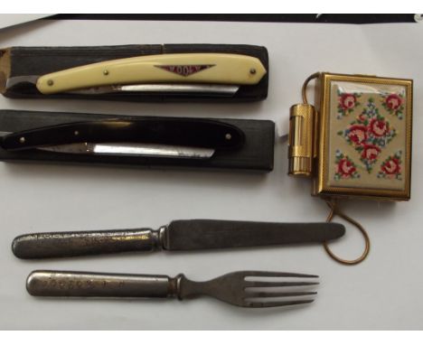 Various items to include a vintage compact 