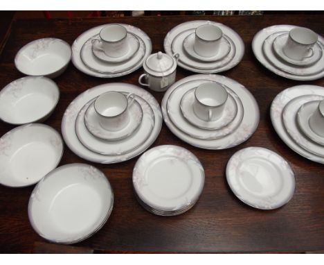 Noritake Evening moon dinner set 