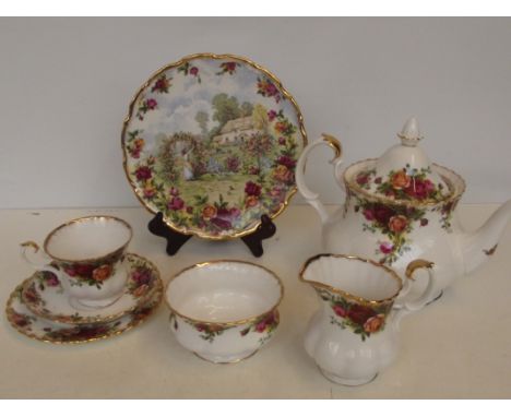 Royal Albert Country Rose 40 piece tea set, all first condition, (12 cups, 12 saucers, 12 side plates, cabinet plate, teapot,