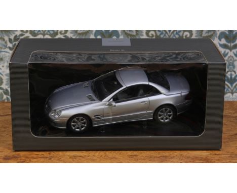 A Minichamps 1:18 scale B6 696 2133 Mercedes-Benz Edition SL, window boxed 