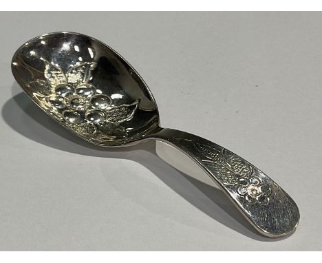 An Elizabeth II silver caddy spoon, Birmingham 1972 