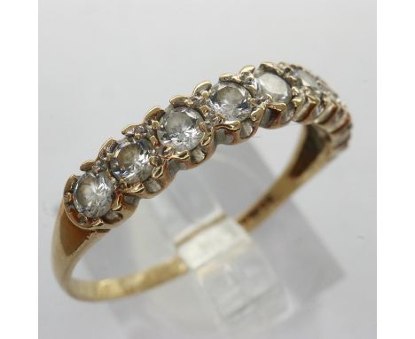 9ct gold ring set with cubic zirconia, size R, 1.6g. UK P&amp;P Group 0 (£6+VAT for the first lot and £1+VAT for subsequent l