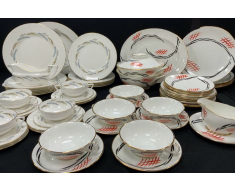 Royal Worcester ‘Harvest Ring’ dinner ware comprised of; one meat dish, five dinner plates, five smaller, six side plates fou