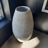 Grand Vase en Porcelaine