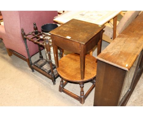 An Ipswich oak style circular topped side table and a commode 