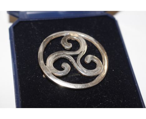 A Sterling silver Celtic shield brooch, 1963 London, approx. 8gms 